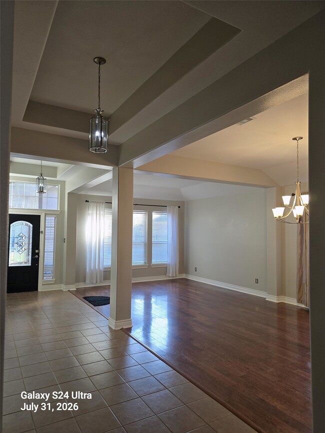 Building Photo - 5031 Gulf Stream Ln