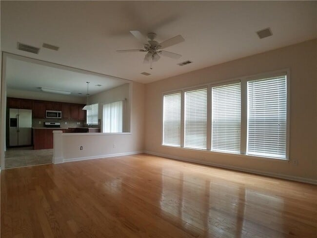 Building Photo - 603 Friars Head Ct NE