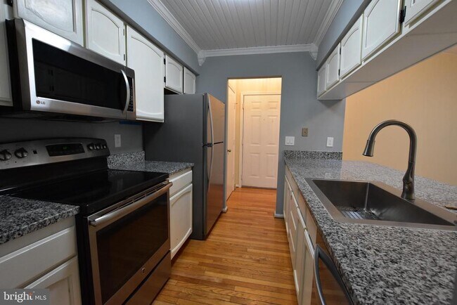 Building Photo - 2603 Camelback Ln
