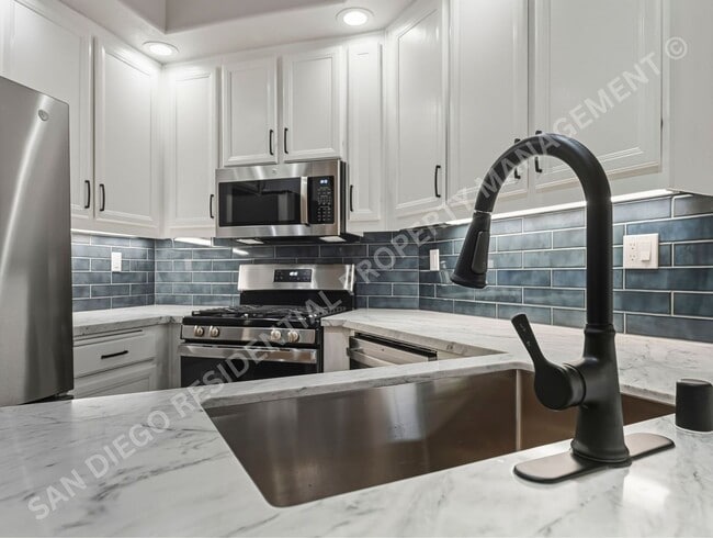 Building Photo - Beautifully Remodeled and Bright in the Perfect Carmel Mountain Ranch Location