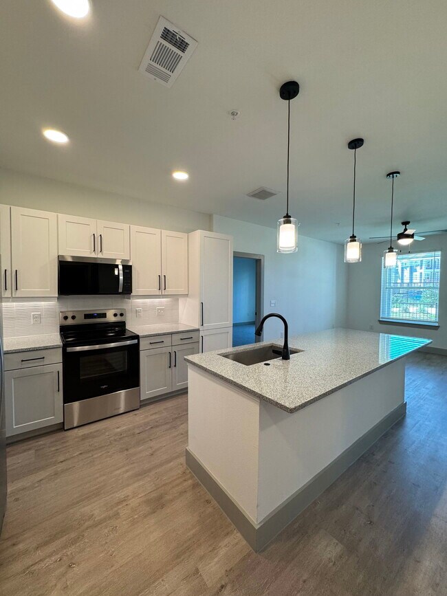 Building Photo - 5400 Haltom Rd