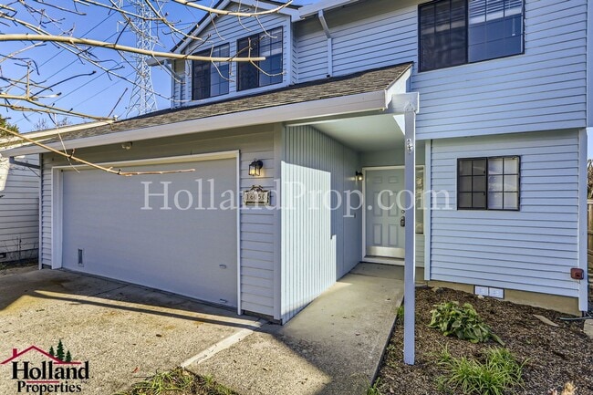 Building Photo - 16050 SW Old Oak Dr