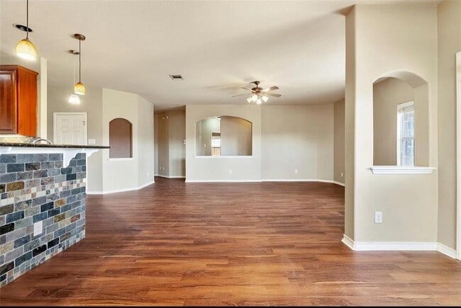 Building Photo - 120 Emory Fields Dr