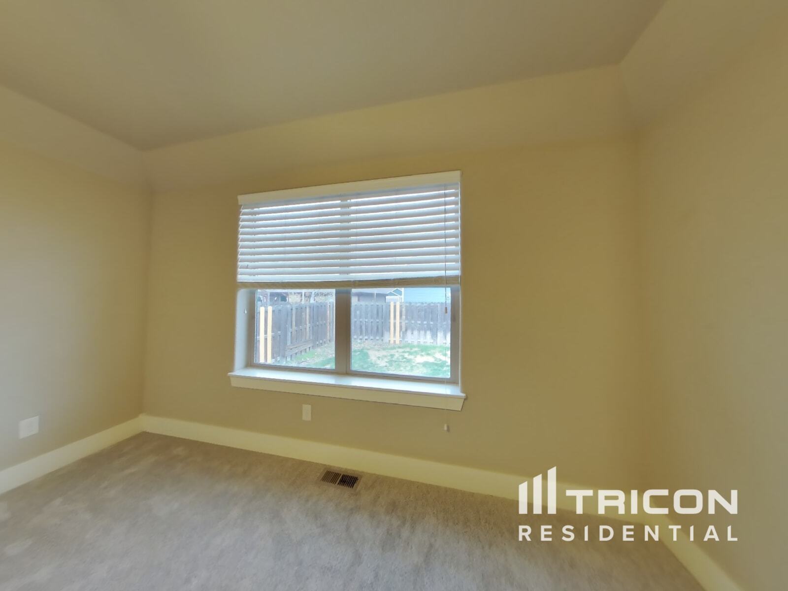 Building Photo - 4215 Woodlake Ln