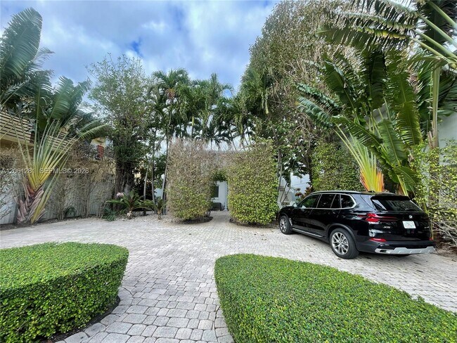 Building Photo - 8036 Harding Ave