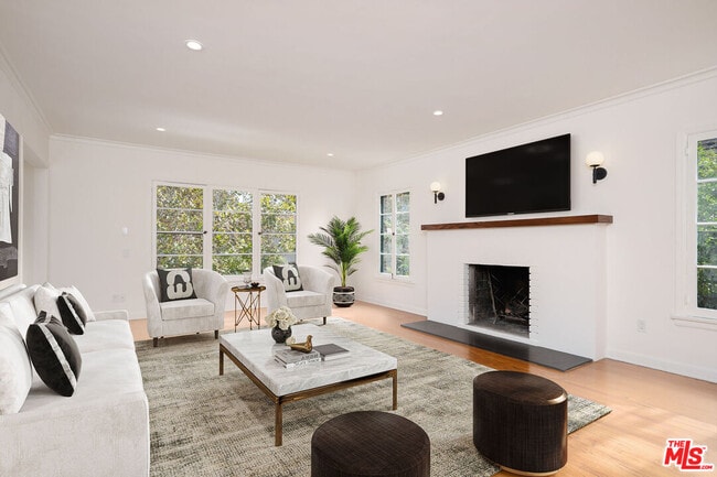 Primary Photo - 135 N Orange Dr