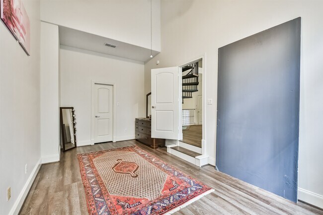 Building Photo - 4736 Post Oak Timber Dr