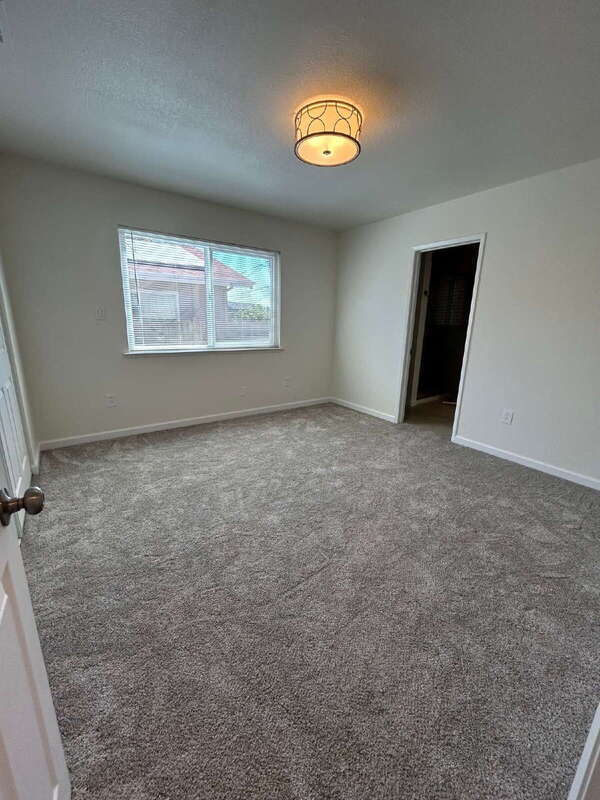 Building Photo - 1525 James St