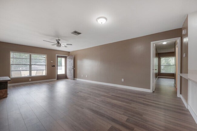 Building Photo - 13608 S Village #6204