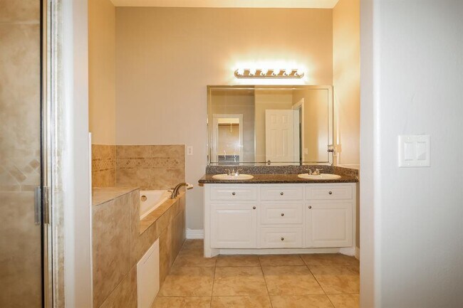 Building Photo - 11730 Twain Dr