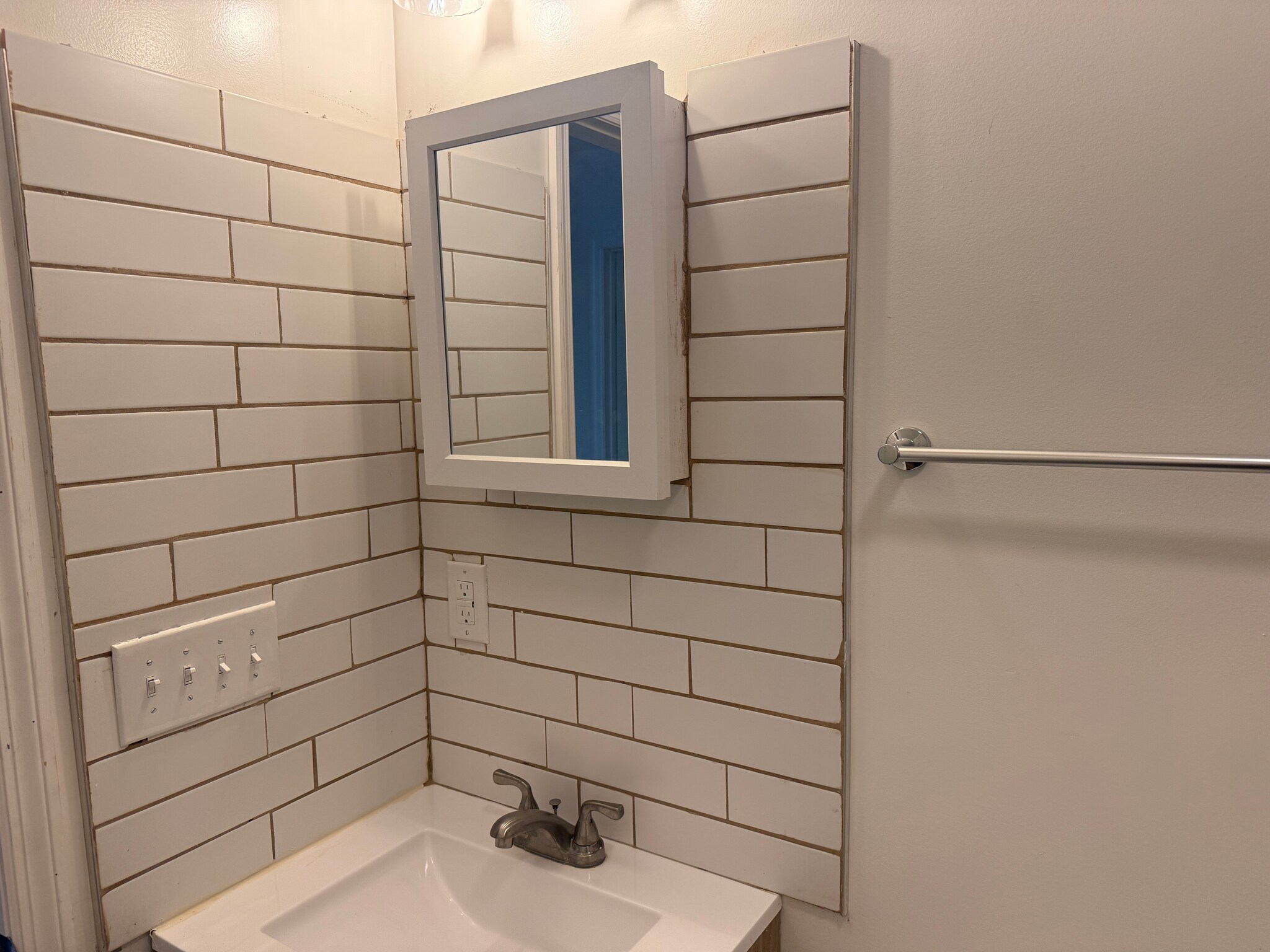 Building Photo - 922 Hastings St