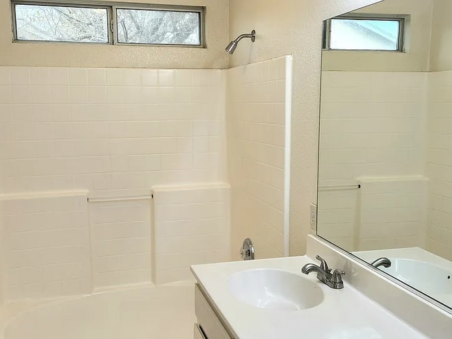 Building Photo - One story home featuring open floor plan