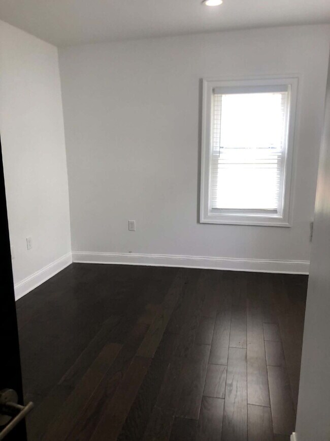 Building Photo - Newly Renovated 3BR/2.5BA Home in NE DC – Move-In Ready!