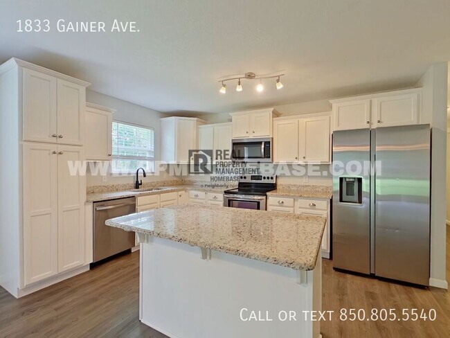 Building Photo - 1833 Gainer Ave