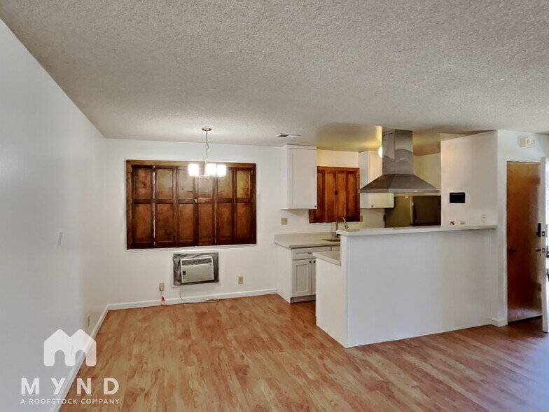Building Photo - 5515 Spinnaker Dr