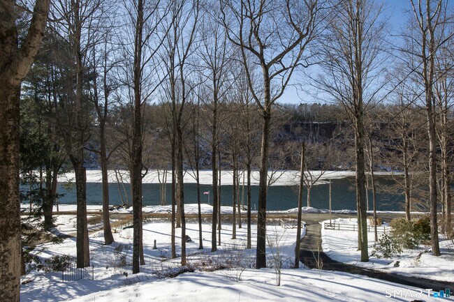 Building Photo - 67 Lake Lillinonah Rd N
