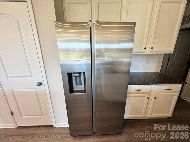 Building Photo - 1007 Maylen Trce