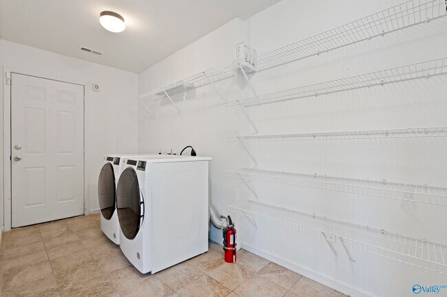 Building Photo - 29943 Brentshire Dr