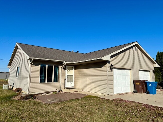 Primary Photo - 1626-1628 S Wayne