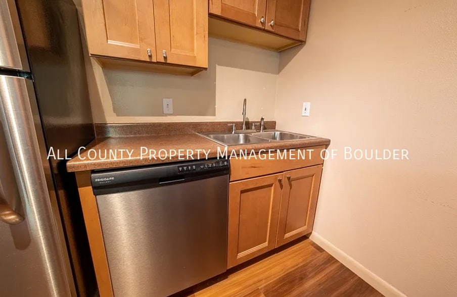 Building Photo - 2707 Valmont Rd