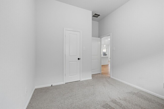 Building Photo - 31115 Albany Brook Ln