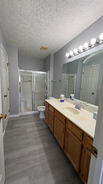 Building Photo - 4676 Court Yard Dr