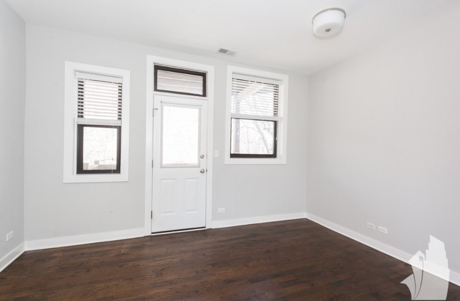 Building Photo - 1952 W Nelson St