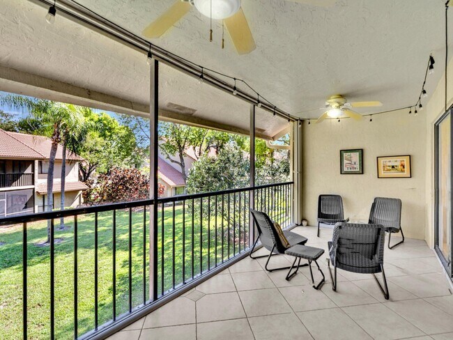 Building Photo - 5680 Coach House Cir