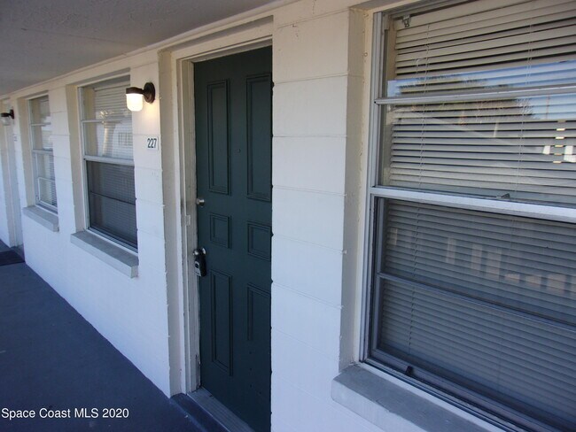 Building Photo - 1711 Dixon Blvd
