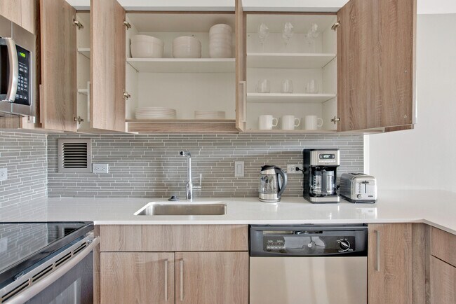 Building Photo - 901 S Ashland Ave