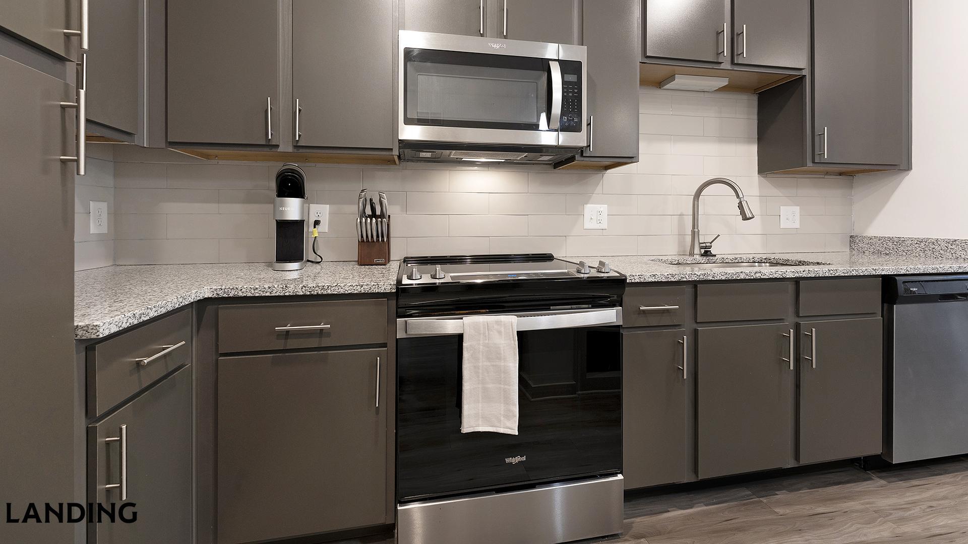 Building Photo - 6000 Front St