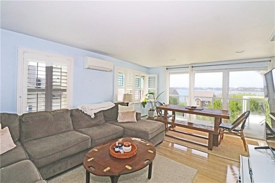 Building Photo - 249 Tuckerman Ave