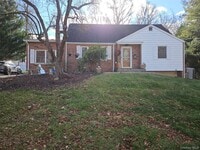 Building Photo - 8 Windmill Ln