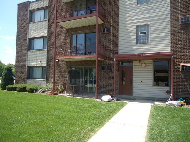 Primary Photo - 5724 W 111th St