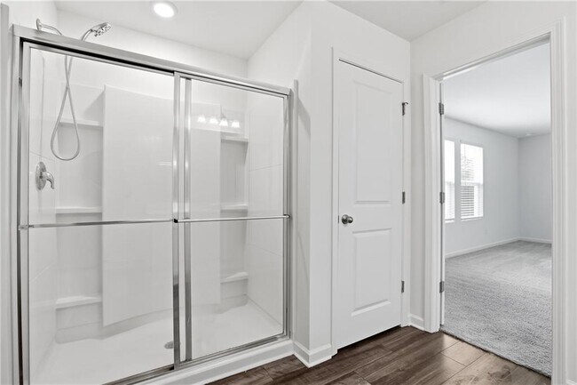 Building Photo - 395 Knightsbridge Ln