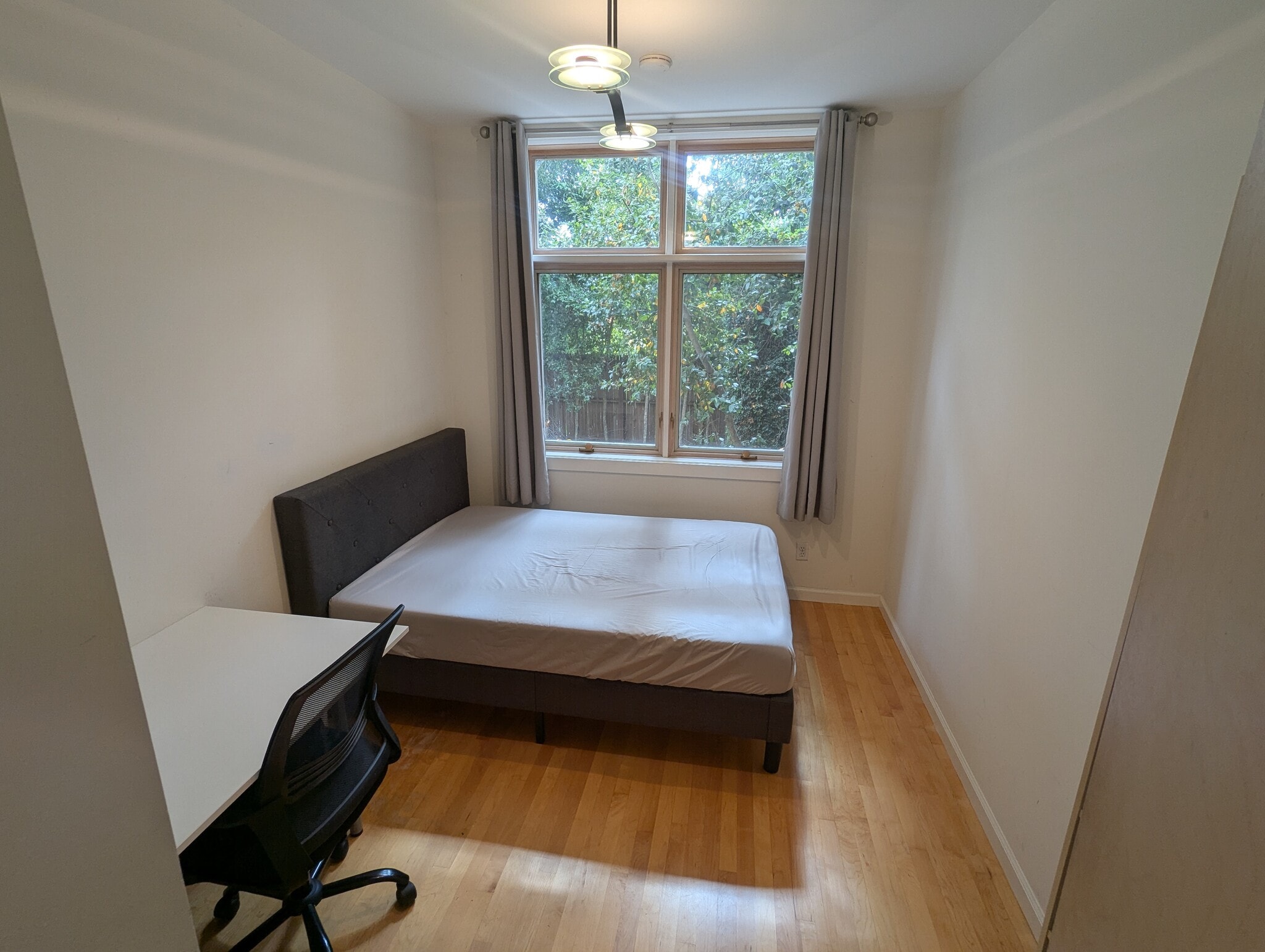 1st floor bedroom - 2346 Cedar St