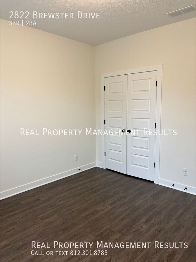 Building Photo - 2822 Brewster Dr