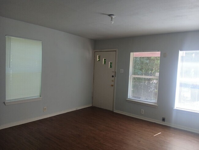 Building Photo - Idaho 2309-2311