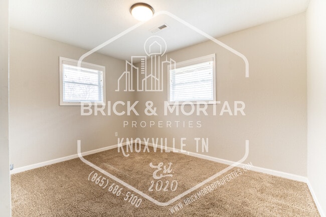 Building Photo - 837 Teffeteller Ln