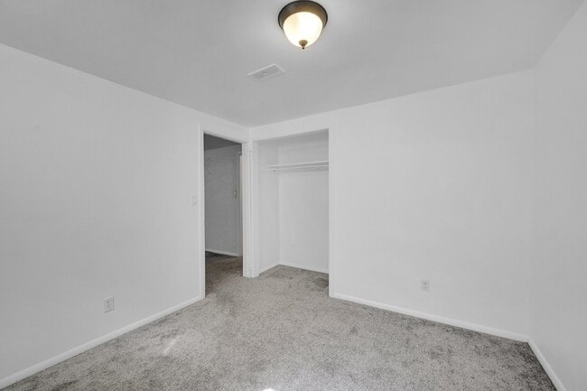 Building Photo - $2,040.95 with $300 off the first month's Rent - 4 Bedrooms, 2 Bathrooms, Single Family Home in C...