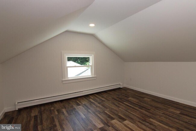 Building Photo - 151 Dogwood Dr
