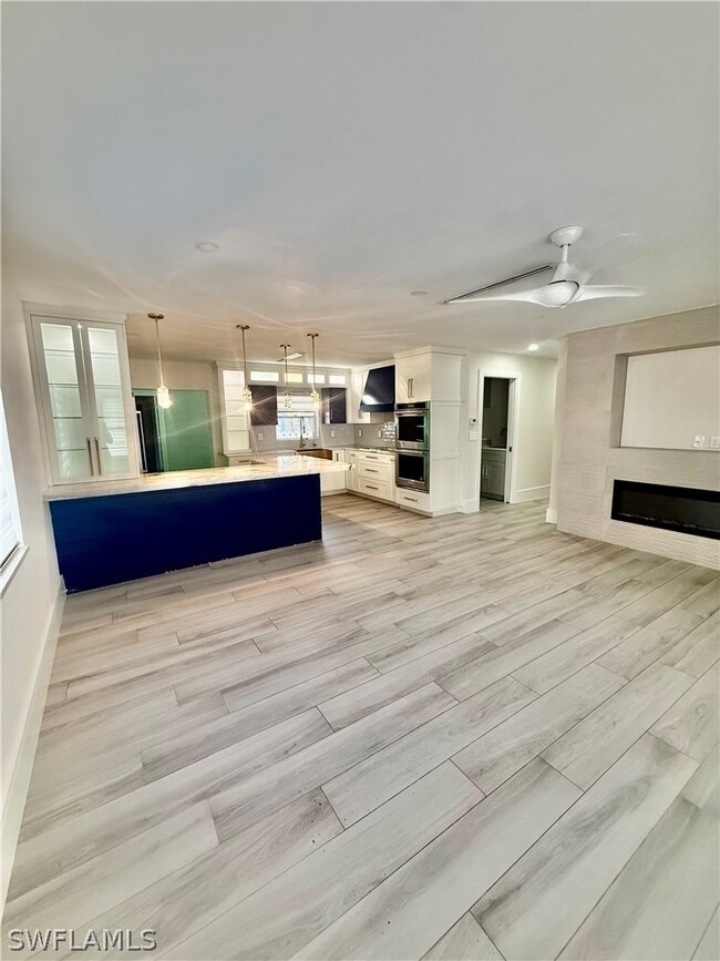 Building Photo - 733 Pine Cone Ln