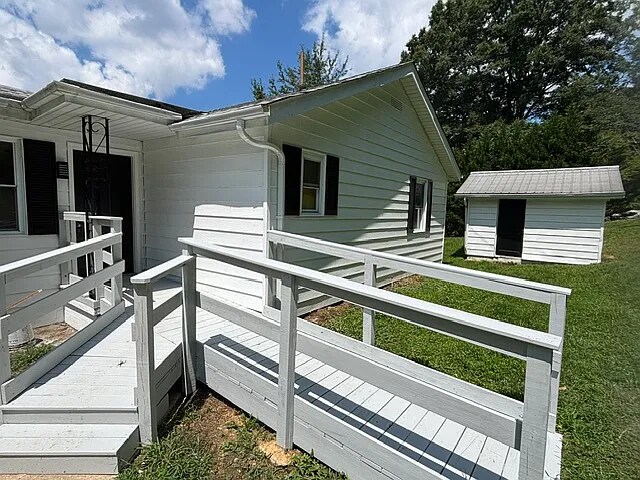 Building Photo - 5315 Knoxville Hwy