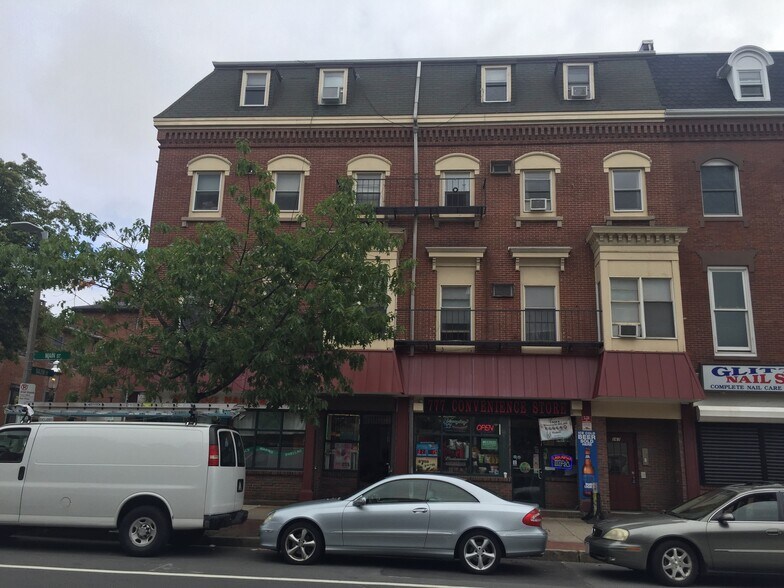 Building Photo - 259 Main St