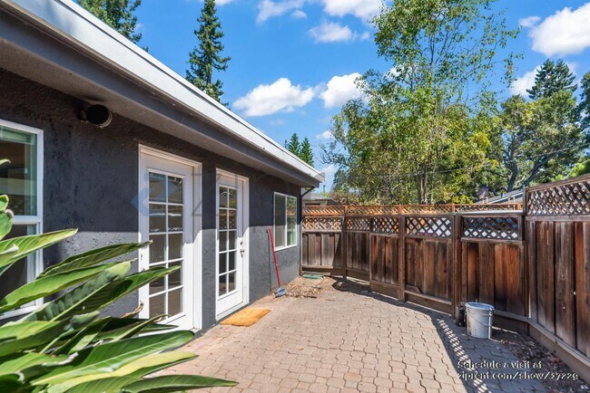 Building Photo - 96 Loyola Ave