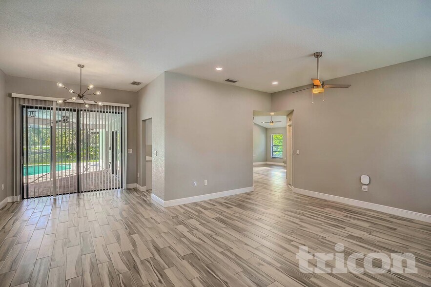 Building Photo - 598 Waterford Cir W