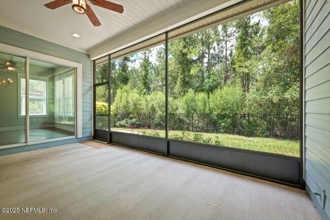 Building Photo - 305 Seahill Dr