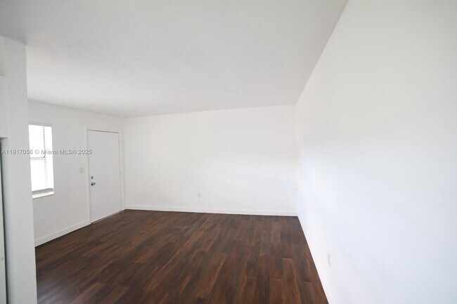 Building Photo - 7200 W 11th Ct