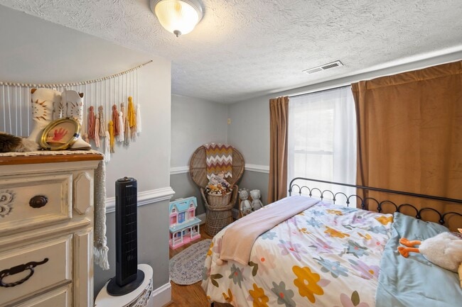 Building Photo - 308 W Main St