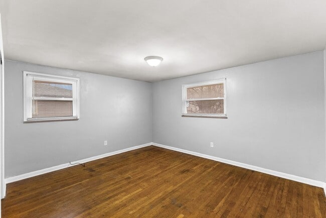 Building Photo - 384-386-386 S Napoleon Ave